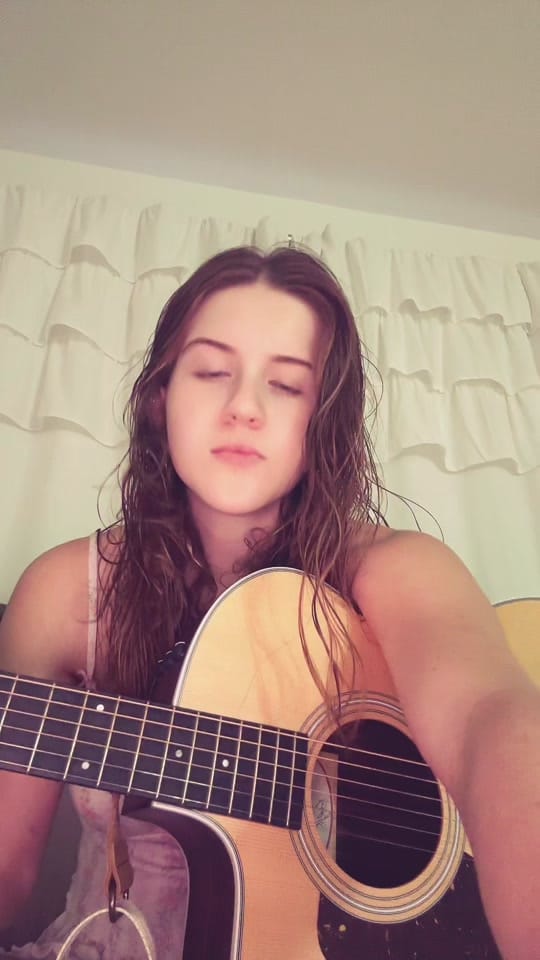 Post 8 by Sydney Sterlace on TikTok (video)