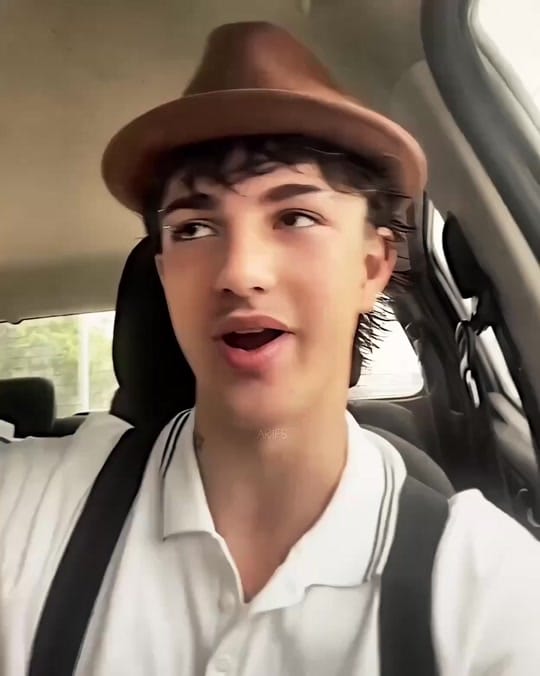 Post 3 by Tae on TikTok (video)