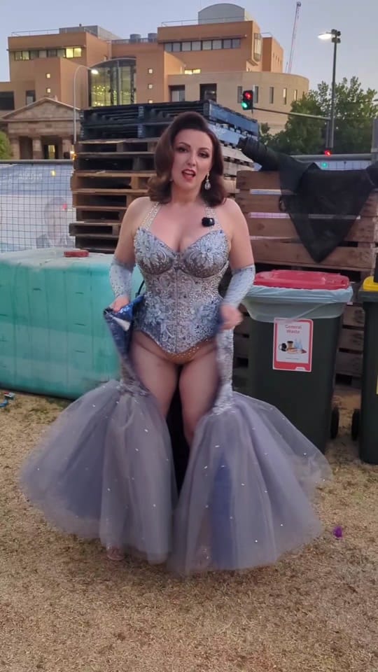 Post 8 by Nona Mona on TikTok (video)