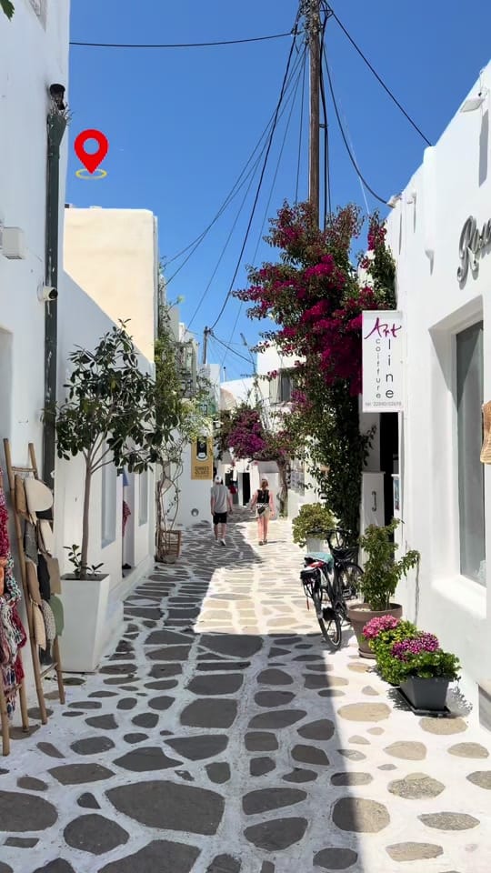Post 2 by Nasia Delis on TikTok (video)