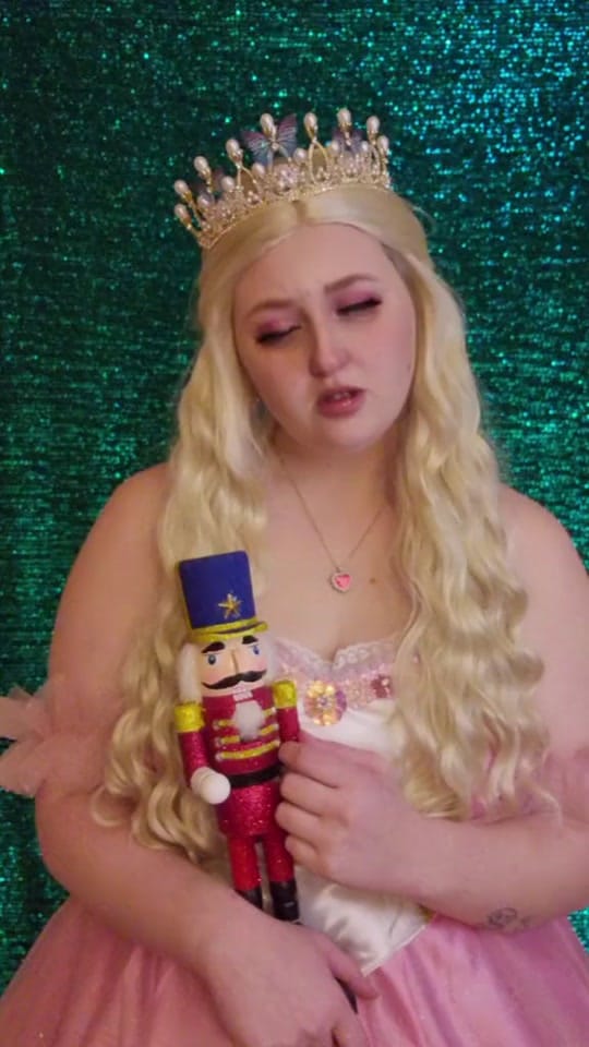 Post 2 by Blue on TikTok (video)