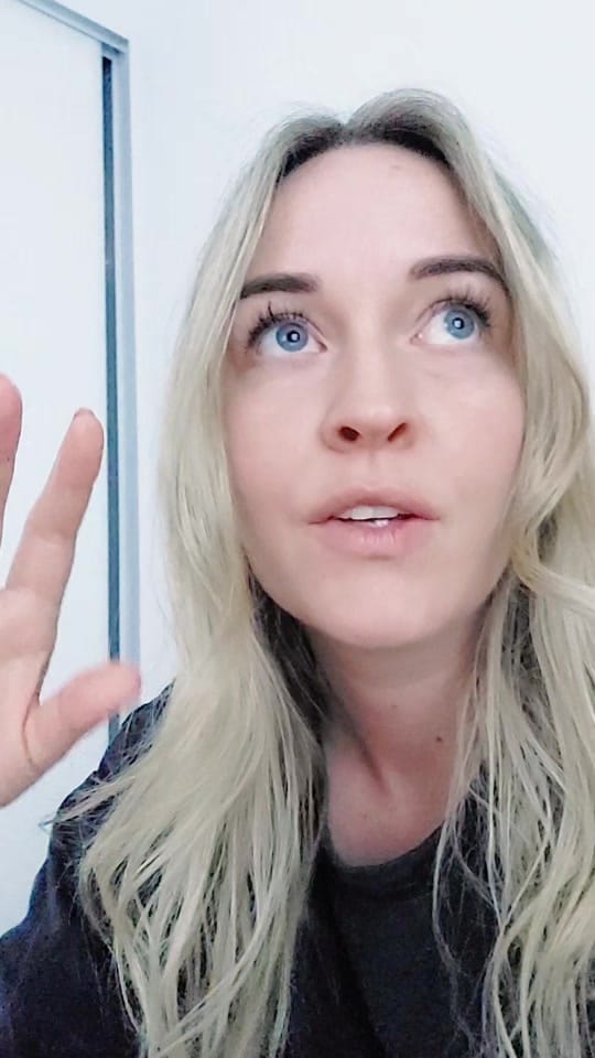 Post 3 by Hannah Hellyeah 📚🌿👻 on TikTok (video)