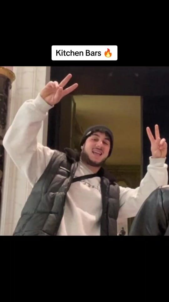 Post 2 by Tsukarlyomi on TikTok (video)
