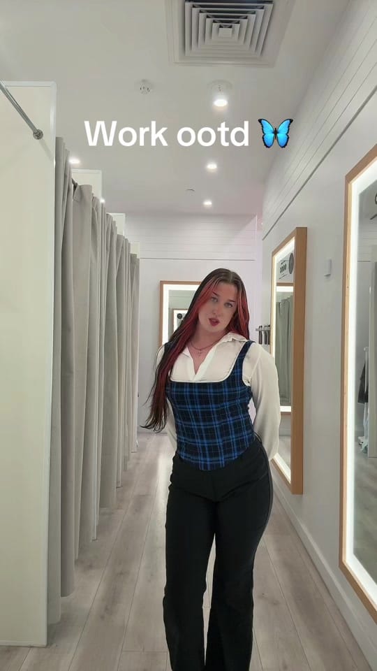 Post 4 by Louella🪬 on TikTok (video)