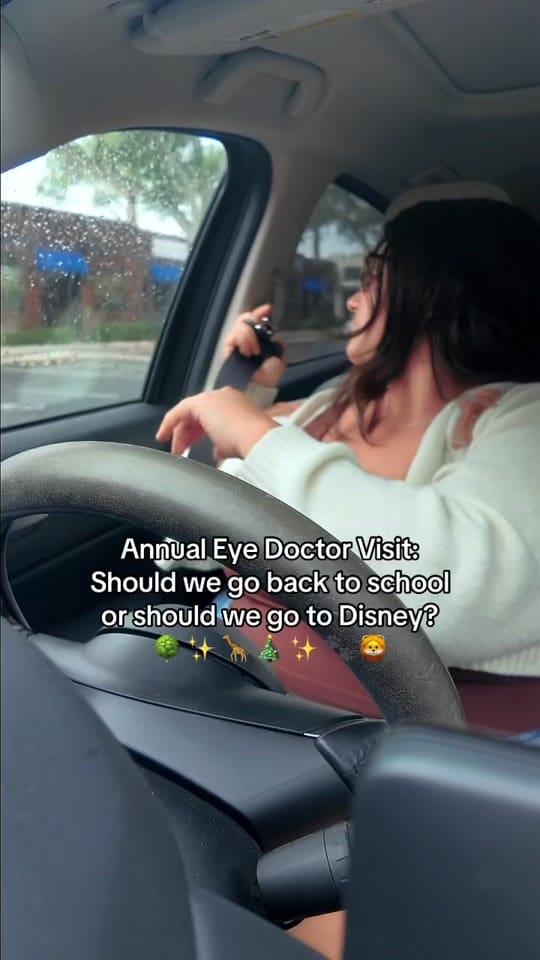 Post 8 by Sydney Pavina on TikTok (video)