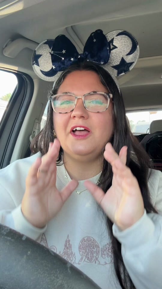 Post 5 by Sydney Pavina on TikTok (video)