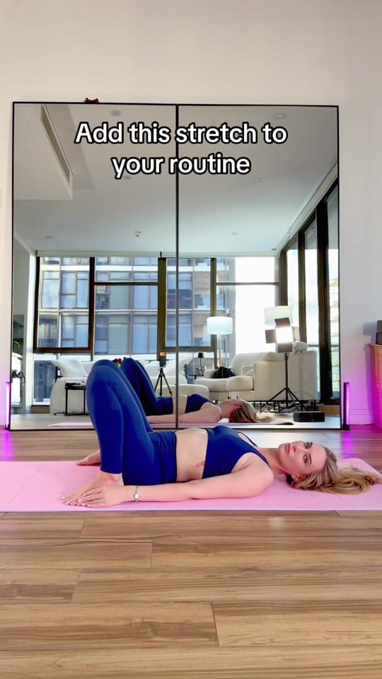 Post 6 by Elle Blume on TikTok (video)