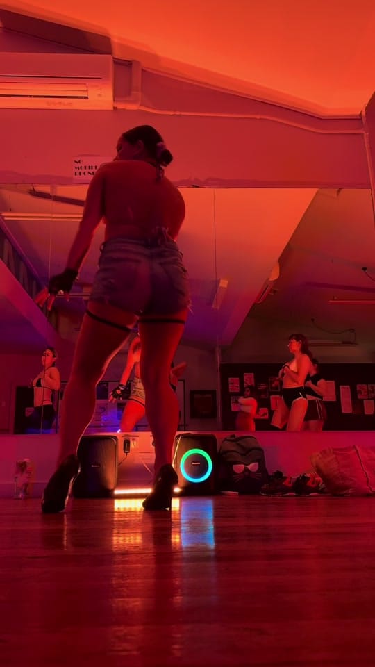 Post 2 by KrisMoskov on TikTok (video)