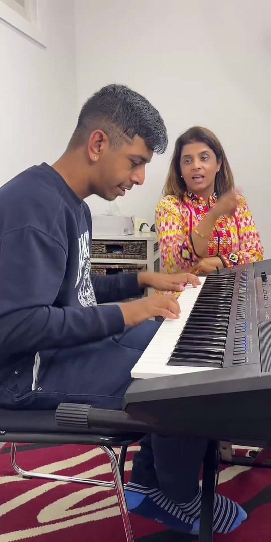 Post 3 by Eshan & Imran Lakhani Family on TikTok (video)