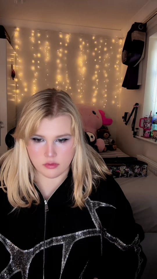 Post 8 by Emy🇦🇺🇬🇧 on TikTok (video)