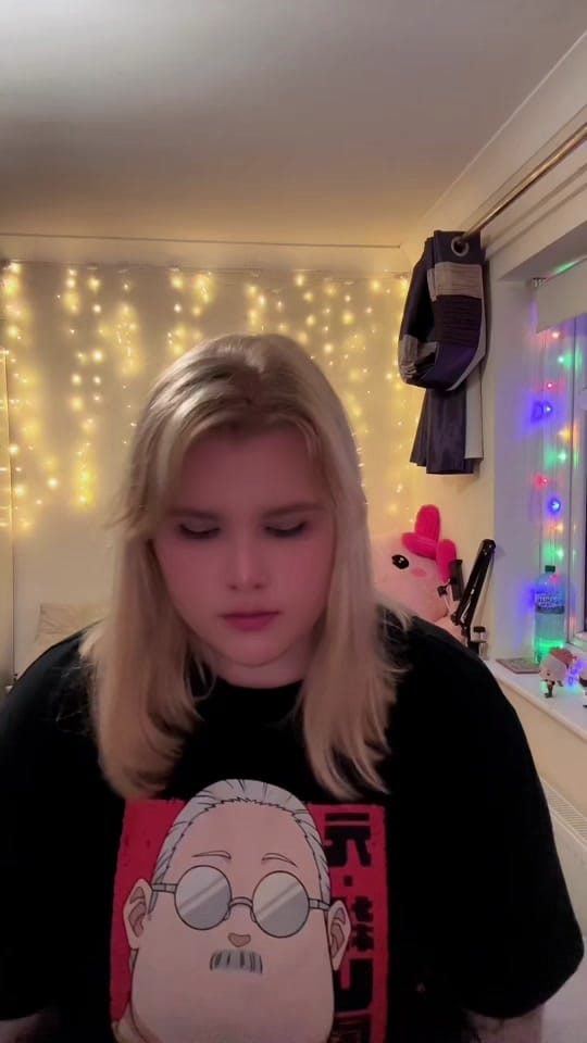 Post 9 by Emy🇦🇺🇬🇧 on TikTok (video)