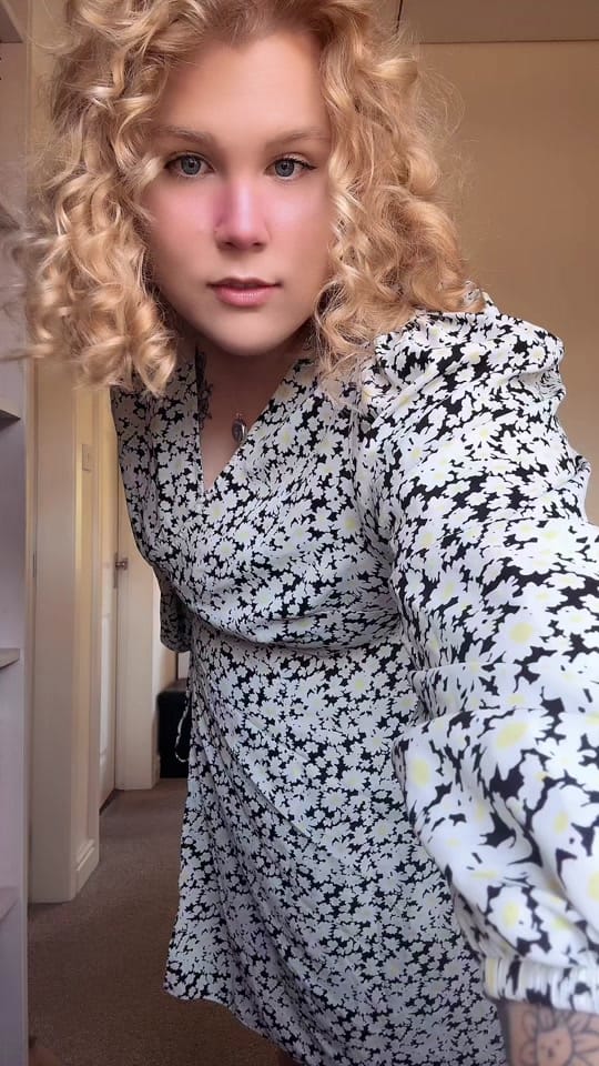 Post 1 by Emy🇦🇺🇬🇧 on TikTok (video)