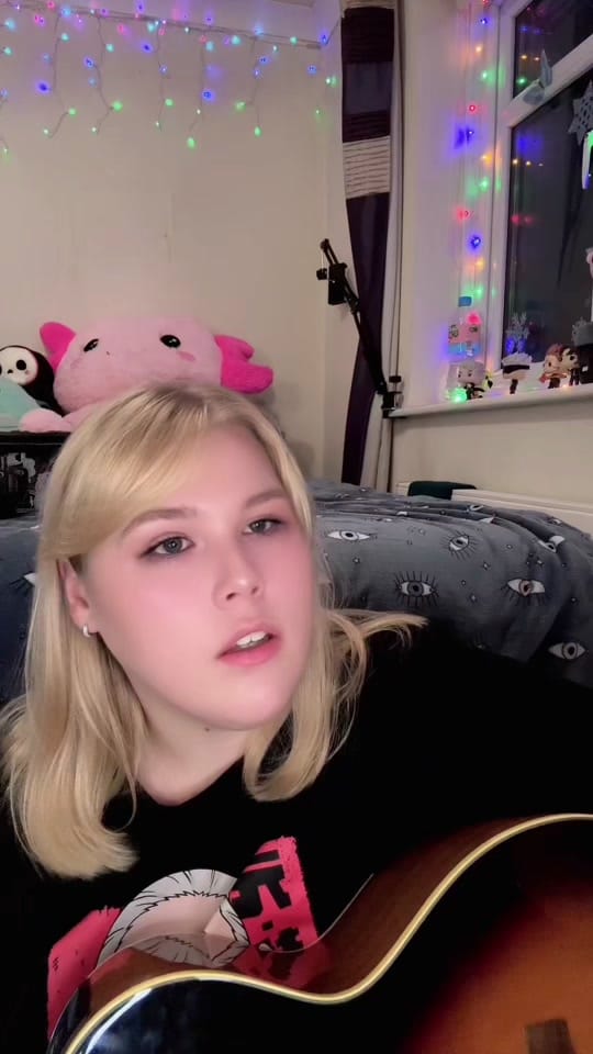 Post 10 by Emy🇦🇺🇬🇧 on TikTok (video)
