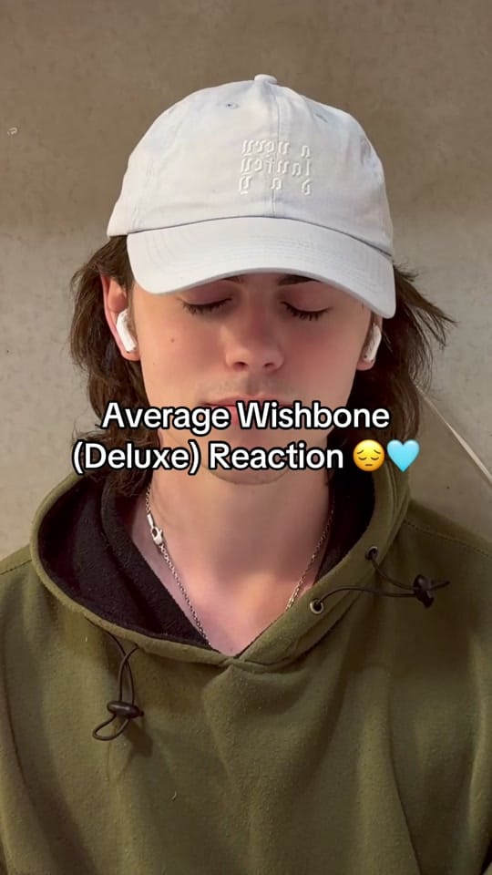 Post 3 by Harri 💿 on TikTok (video)