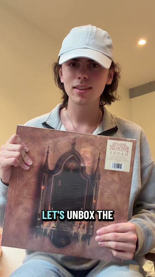 Post 7 by Harri 💿 on TikTok (video)
