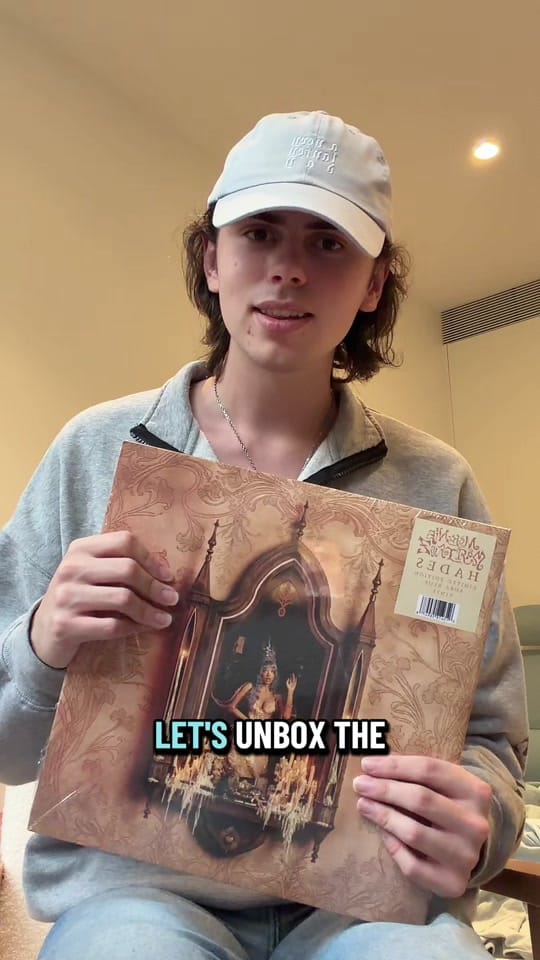 Post 8 by Harri 💿 on TikTok (video)