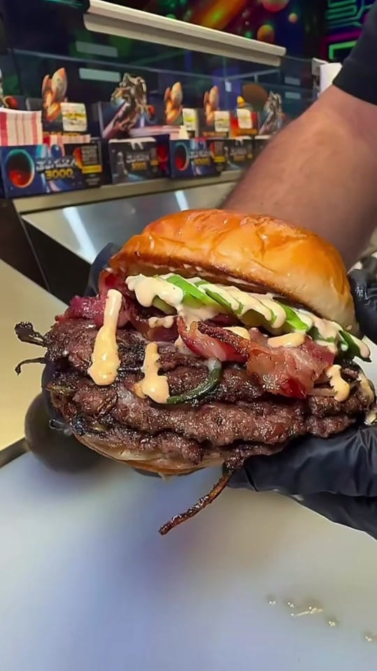 Post 6 by Burger 3000 on TikTok (video)