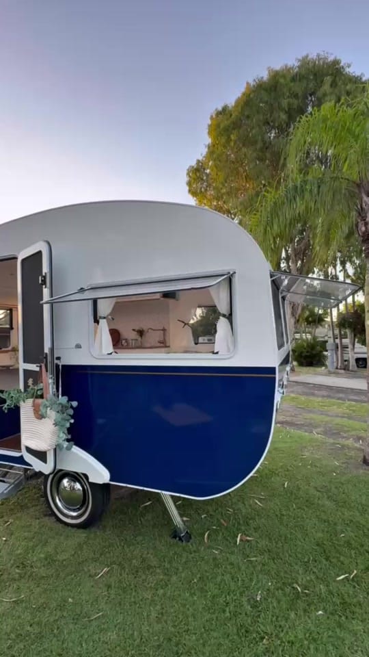 Post 7 by Goldy Caravans on TikTok (video)