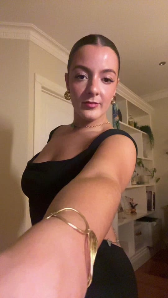 Post 8 by Ale on TikTok (video)