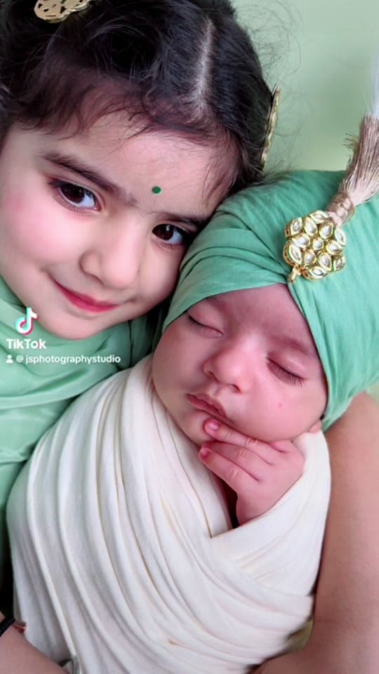 Post 8 by JS Photography Studio on TikTok (video)