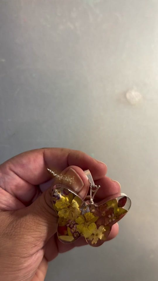 Post 3 by illariyjewellery on TikTok (video)