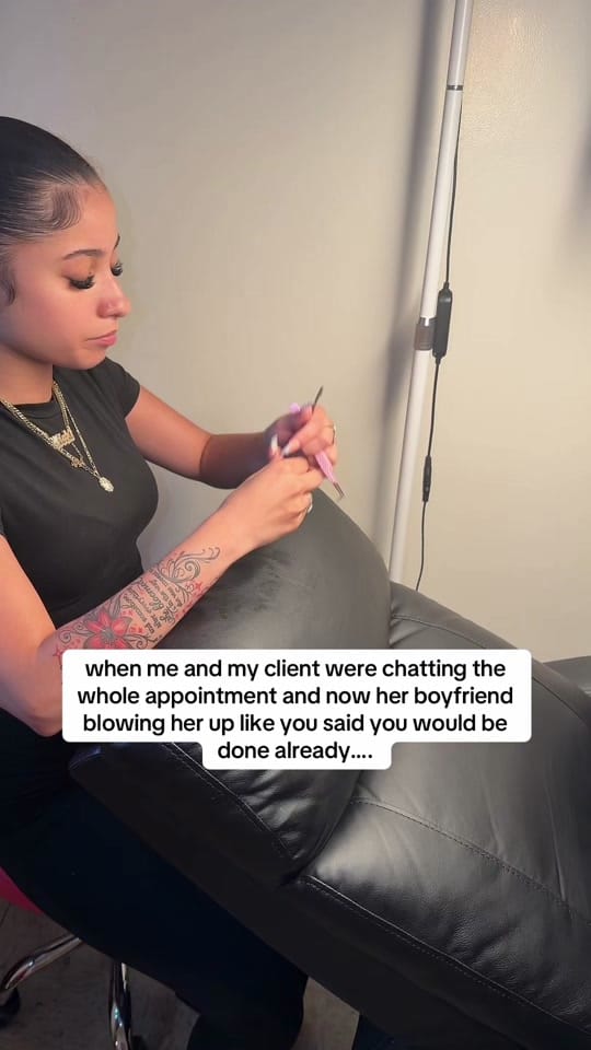 Post 2 by THEE lash artist🧚🏼‍♀️ on TikTok (video)