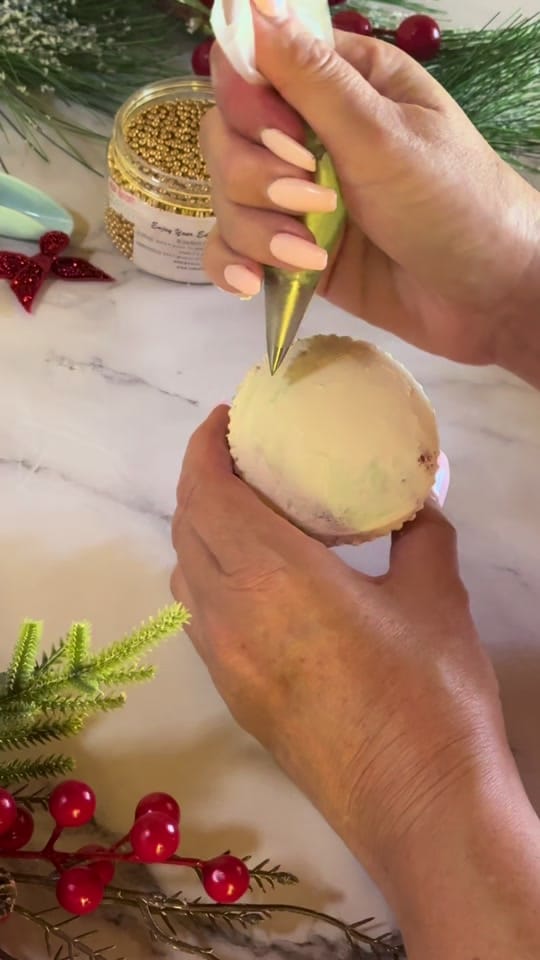 Post 4 by the.cupcake.florist on TikTok (video)