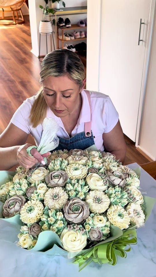 Post 7 by the.cupcake.florist on TikTok (video)