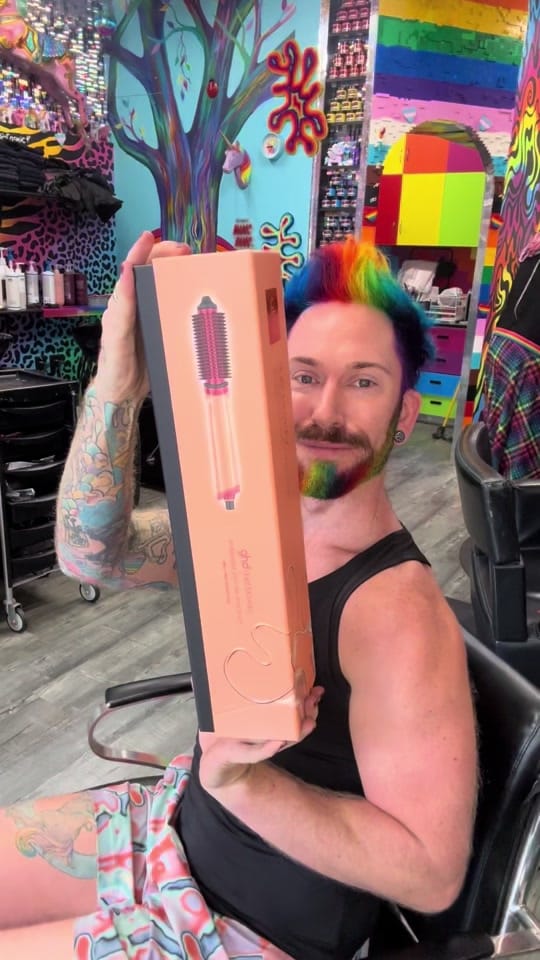 Post 7 by UNICORN MANES on TikTok (video)