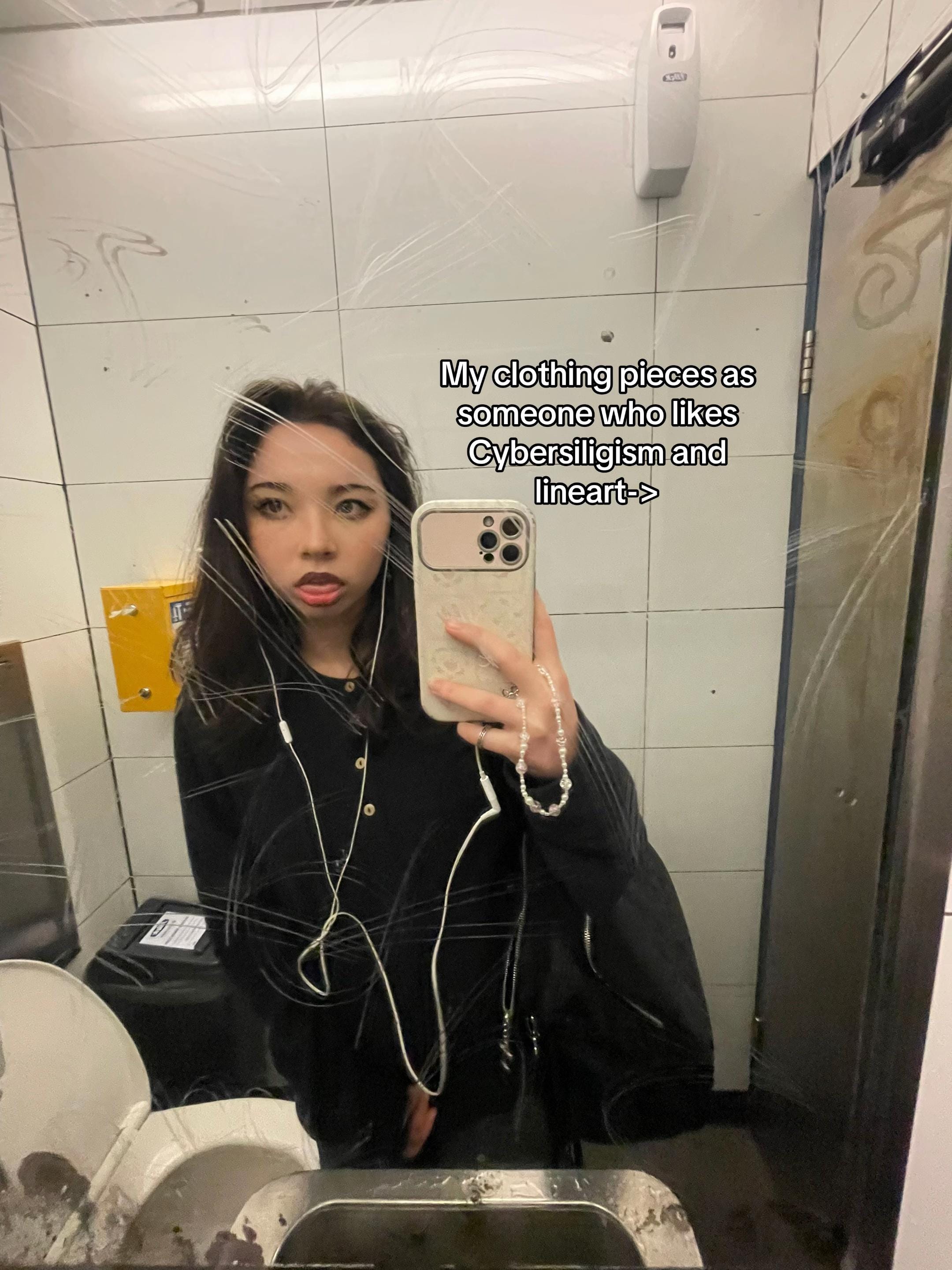 Post 10 by linnielikesart on TikTok (video)