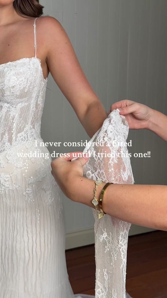 Post 10 by jeunebridal on TikTok (video)
