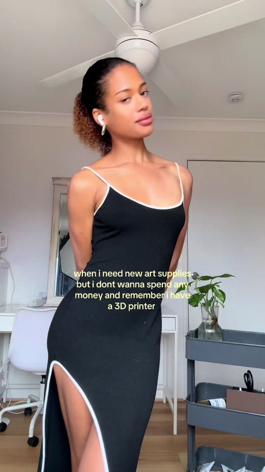 Post 1 by helly | oil painter on TikTok (video)