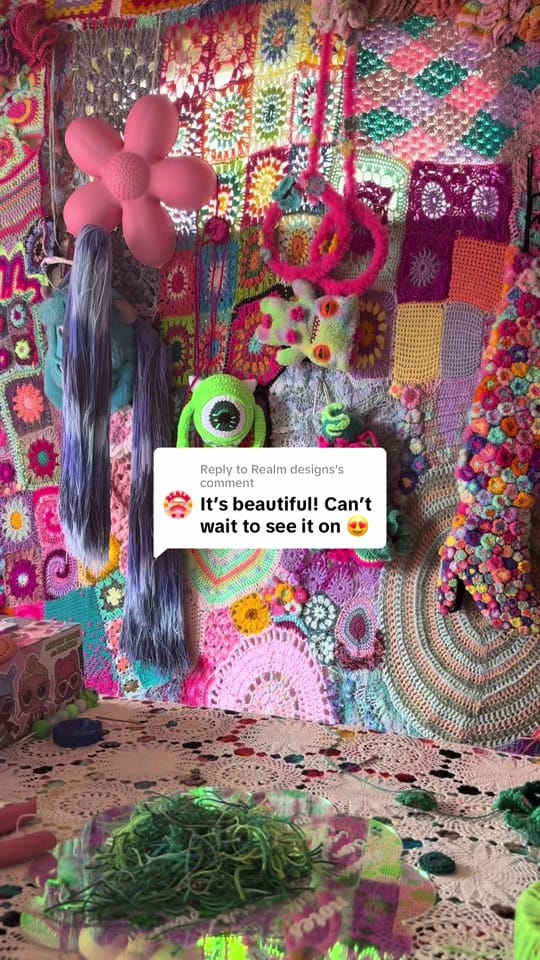 Post 7 by Bella on TikTok (video)