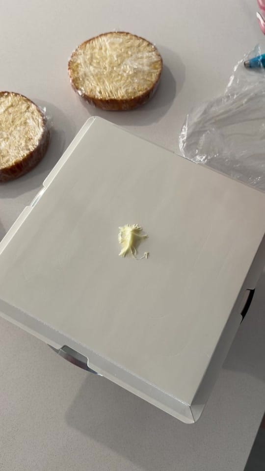 Post 2 by Chi Chi’s Bakehouse on TikTok (video)
