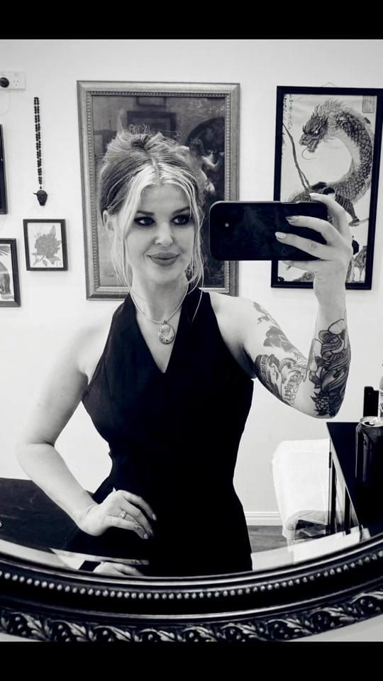 Post 2 by Emily Rose Murray on TikTok (video)