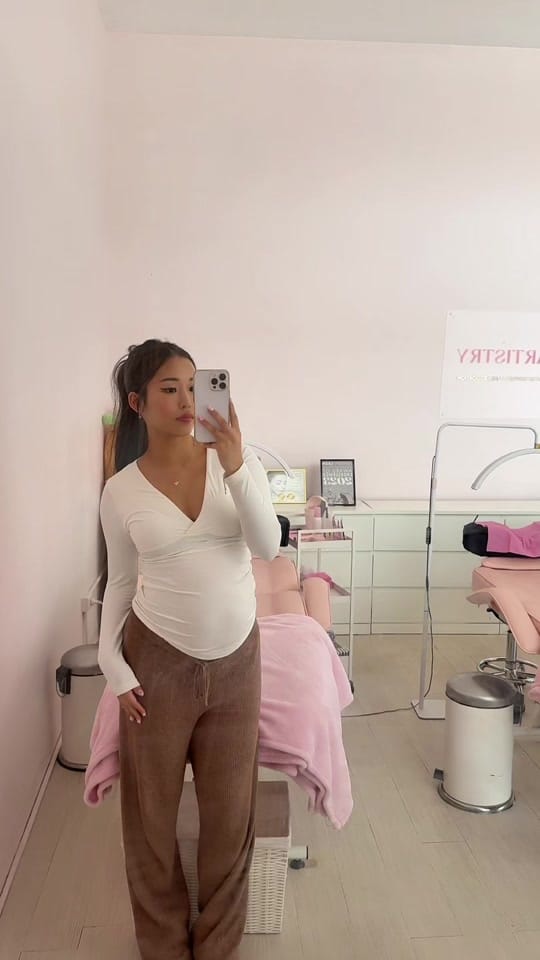 Post 6 by gloria on TikTok (video)