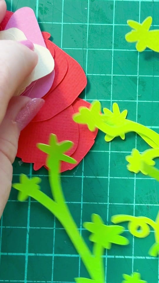 Post 9 by Sarah Capon on TikTok (video)