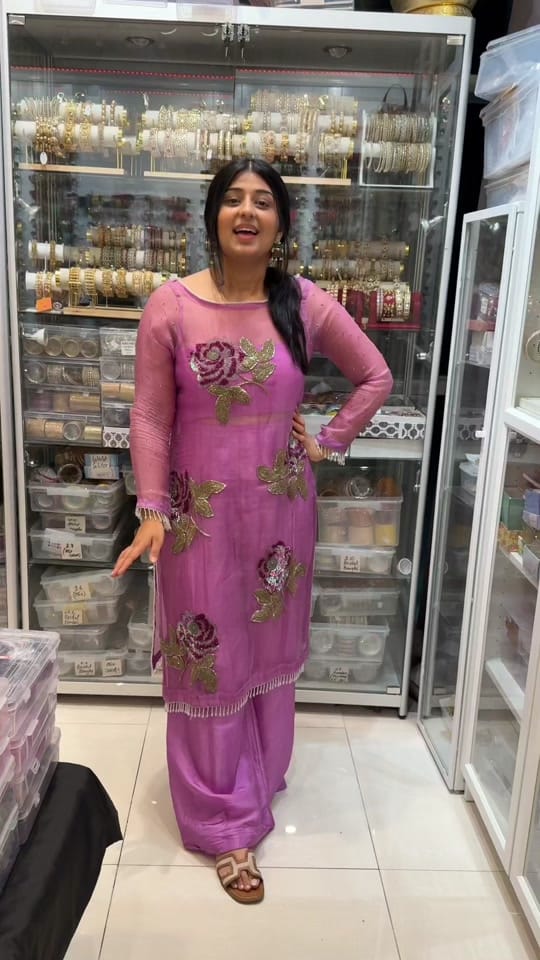 Post 1 by Indian Secrets on TikTok (video)