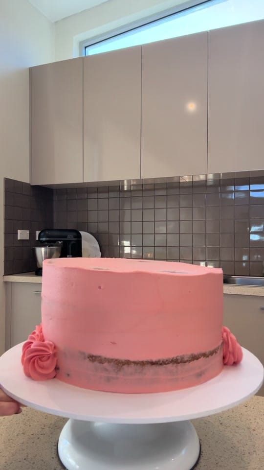 Post 4 by Lushcups Sydney wedding cakes on TikTok (video)