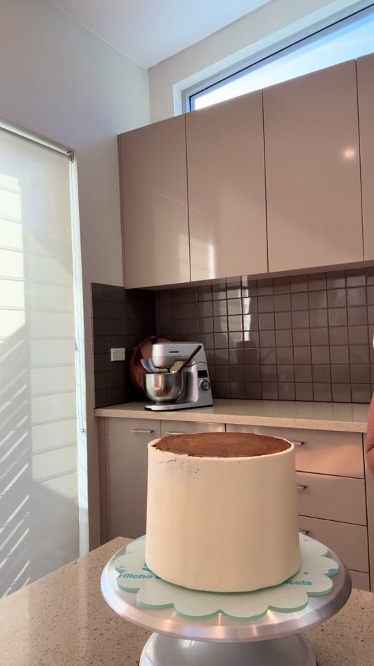 Post 5 by Lushcups Sydney wedding cakes on TikTok (video)