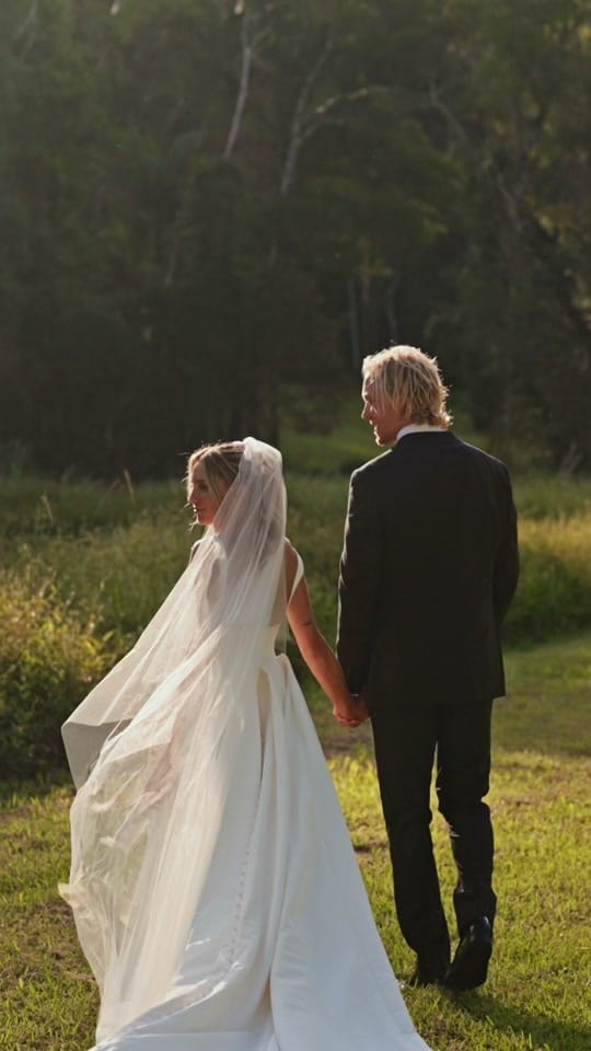 Post 9 by hollandstudioweddings on TikTok (video)