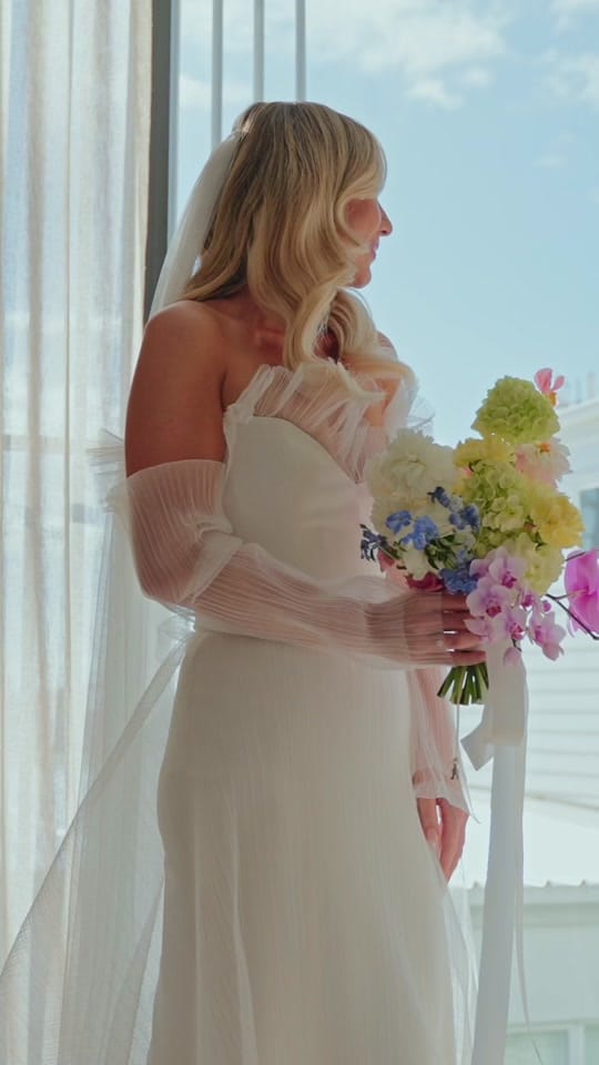 Post 3 by hollandstudioweddings on TikTok (video)
