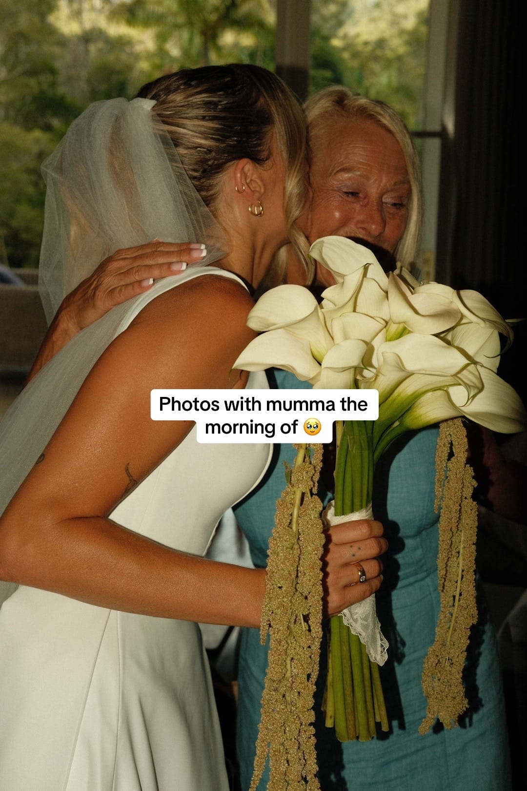 Post 8 by hollandstudioweddings on TikTok (video)