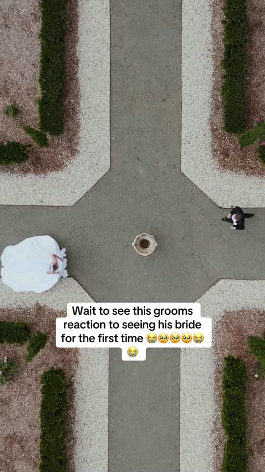 Post 1 by hollandstudioweddings on TikTok (video)