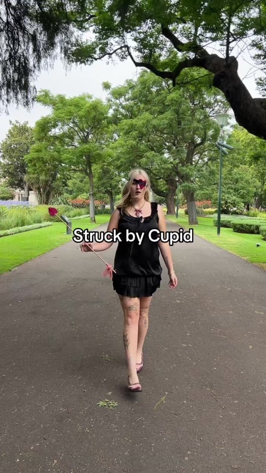 Post 5 by RetroStar 🚀 on TikTok (video)