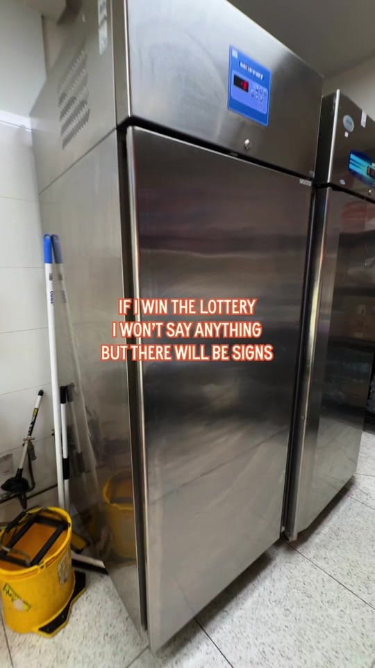 Post 3 by gelatissimogelato on TikTok (video)