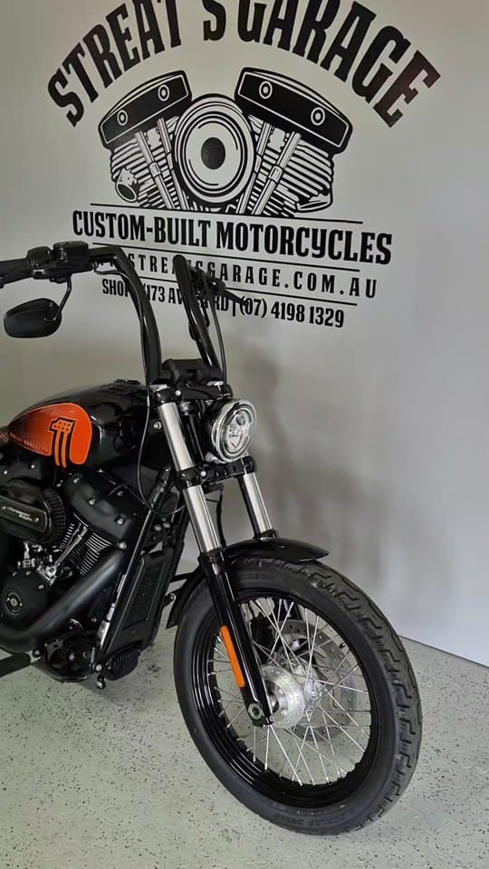 Post 7 by STREAT'S GARAGE on TikTok (video)