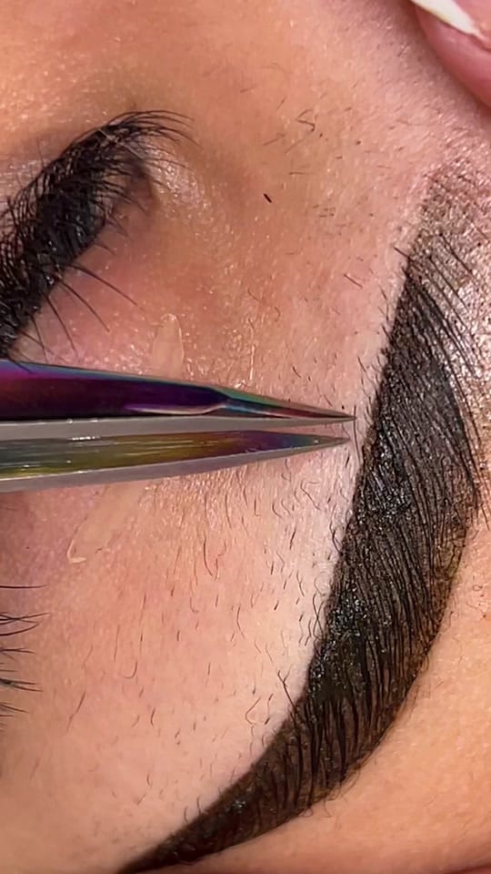 Post 1 by elyshiajonesbrowstudio on TikTok (video)