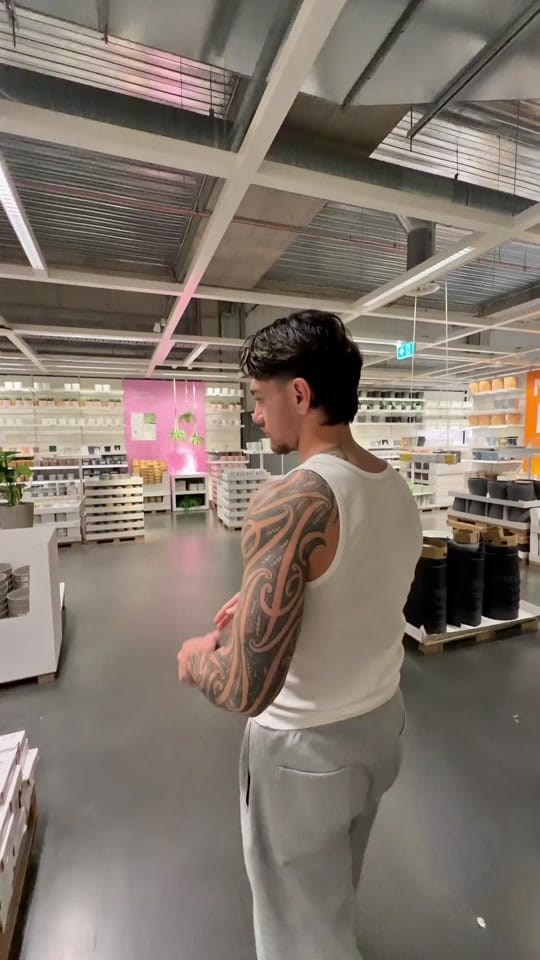 Post 1 by Tama on TikTok (video)