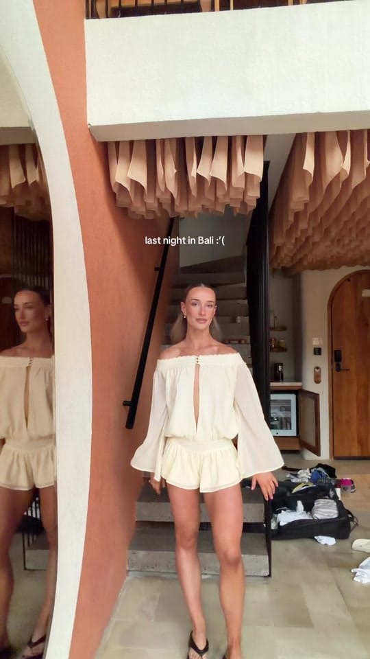 Post 3 by El on TikTok (video)